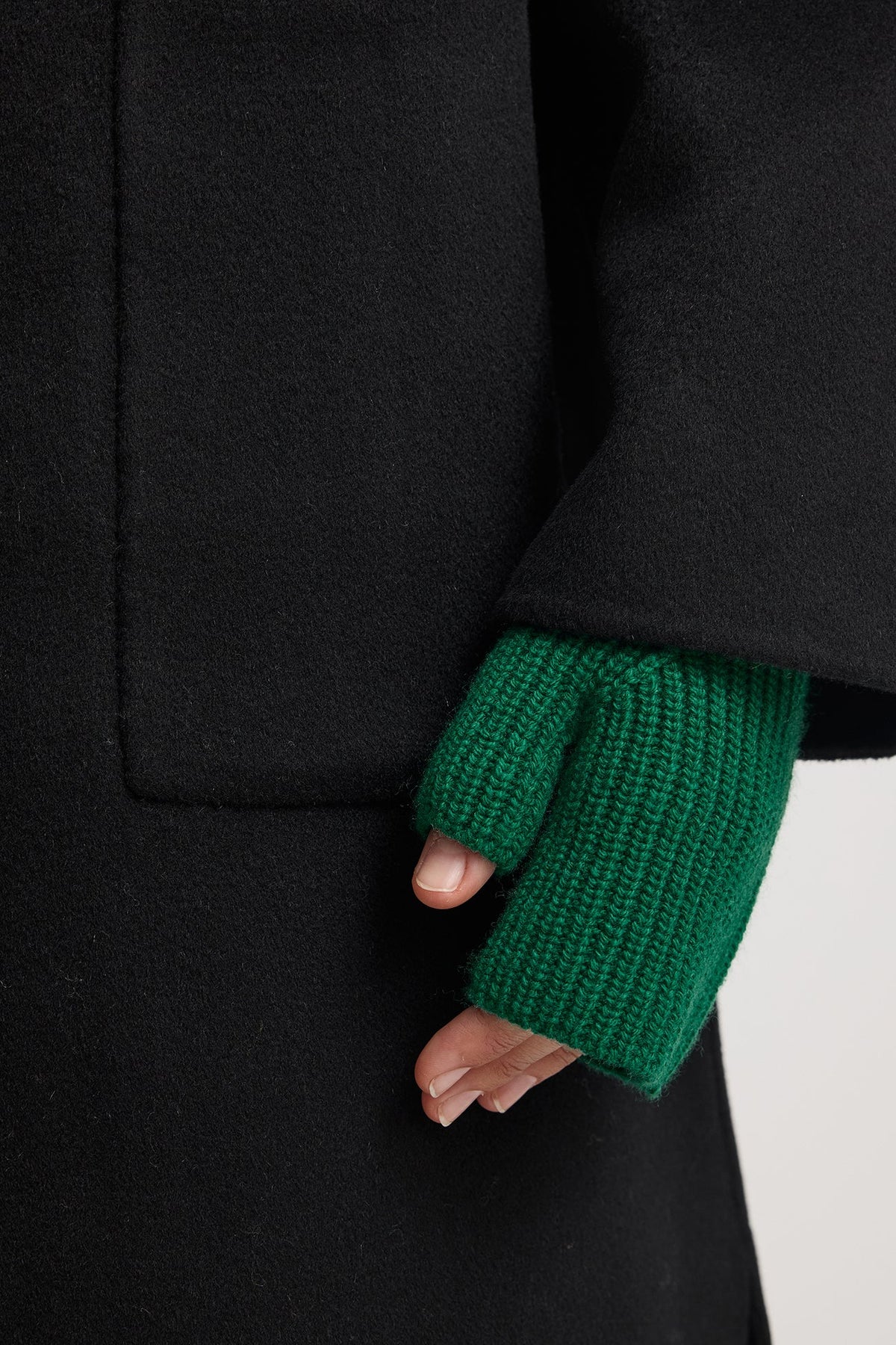 Toorallie Open End Mitten in Black & Lush Green