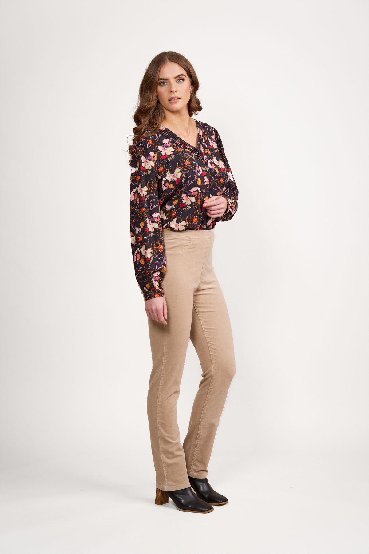 Vassalli 234M Slim Leg, Elastic Waist Cord Pants