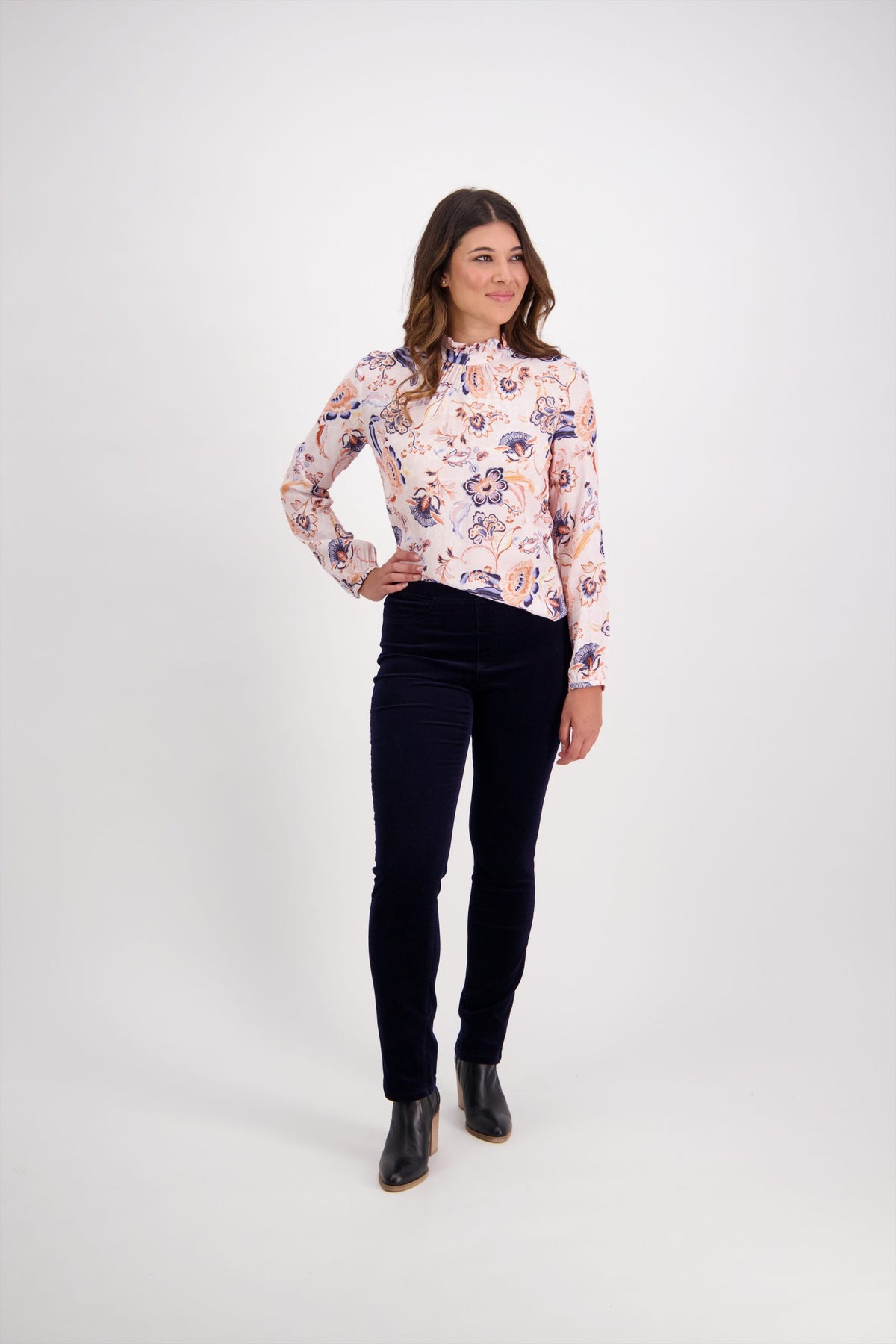 Vassalli 234M Slim Leg, Elastic Waist Cord Pants