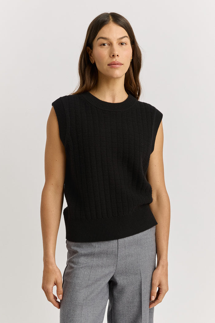 Toorallie Grid Knit Vest in Black 5124