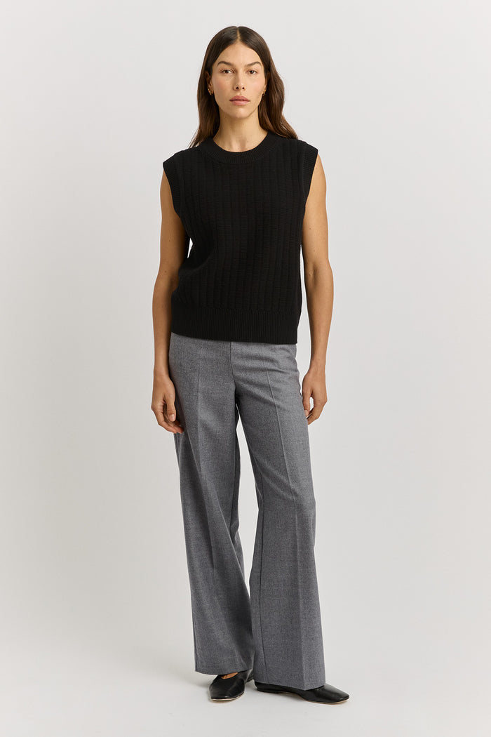 Toorallie Grid Knit Vest in Black 5124