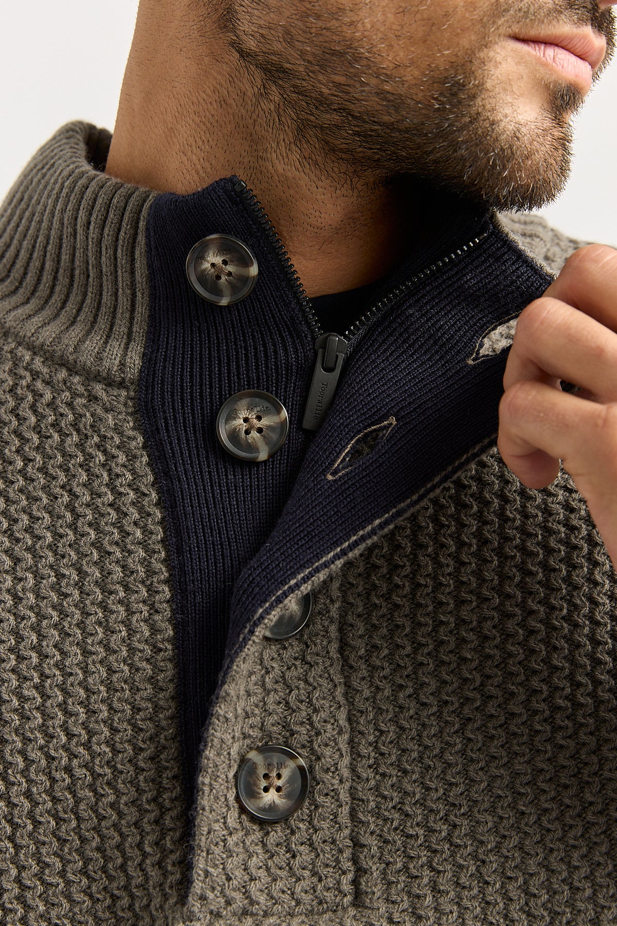 Toorallie Men's Button Tab Sweater in Falcon 8052