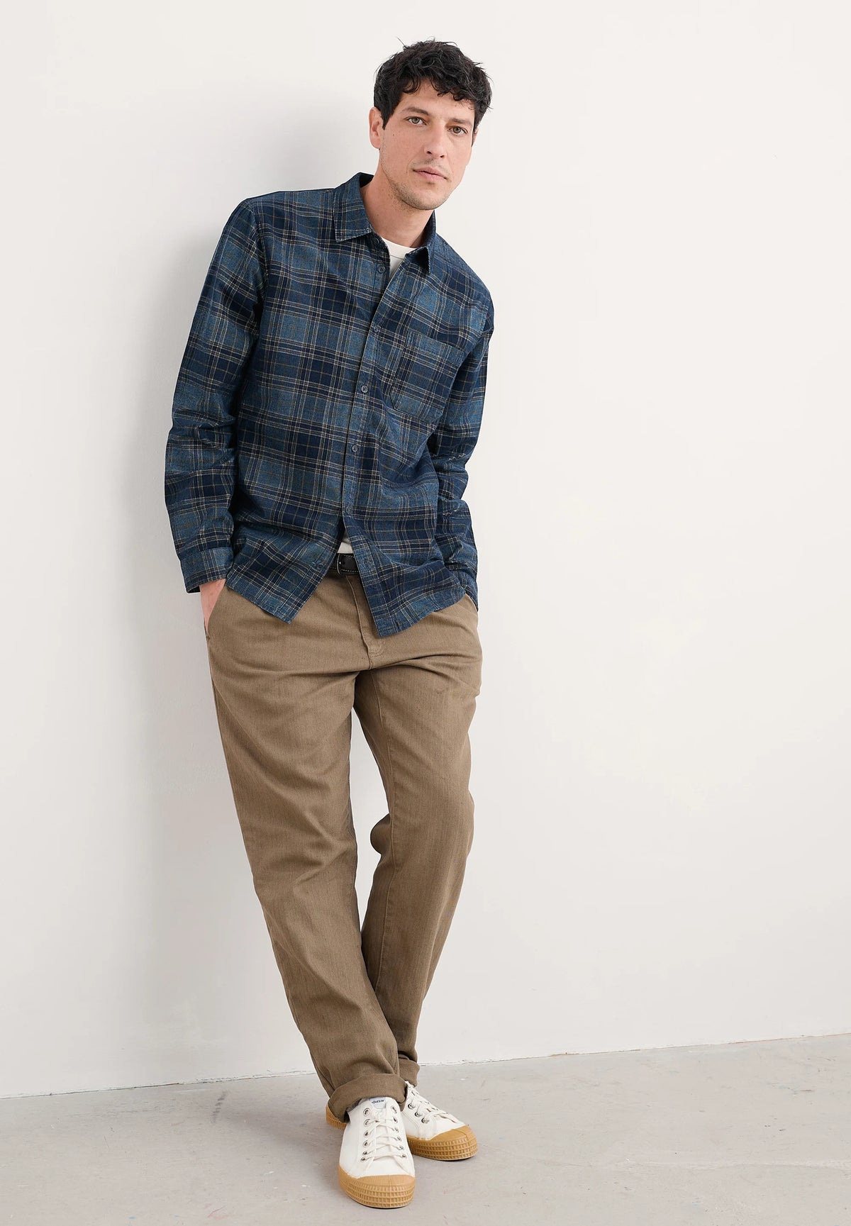 Seasalt Men's Shoreman Printed Cord Shirt in Gerens Hydrangeas
