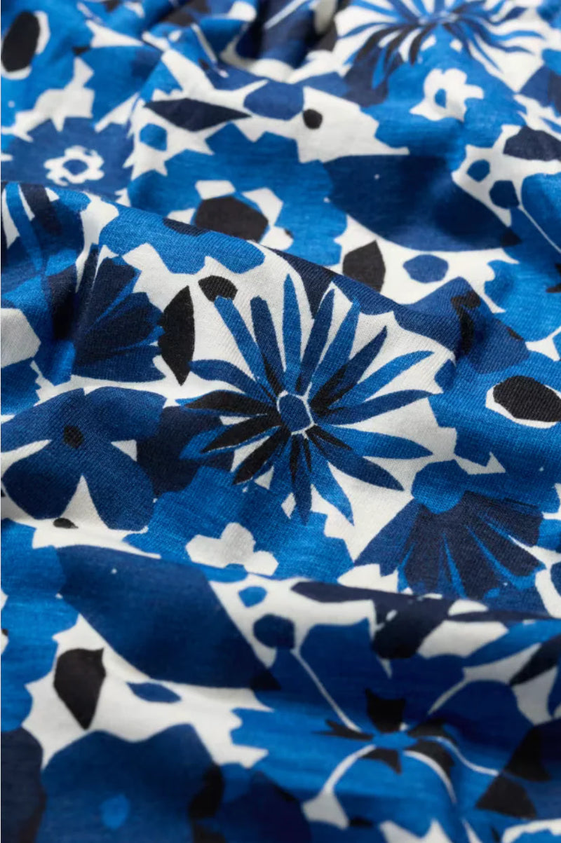 Appletree T-shirt in Screenprint Floral Cargo