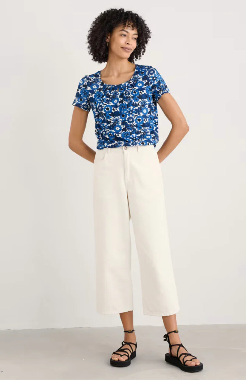 Appletree T-shirt in Screenprint Floral Cargo