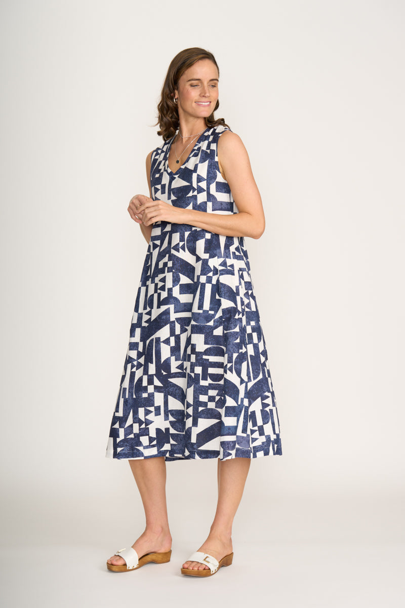Foil Generosity Dress in Best Angle Print 8229