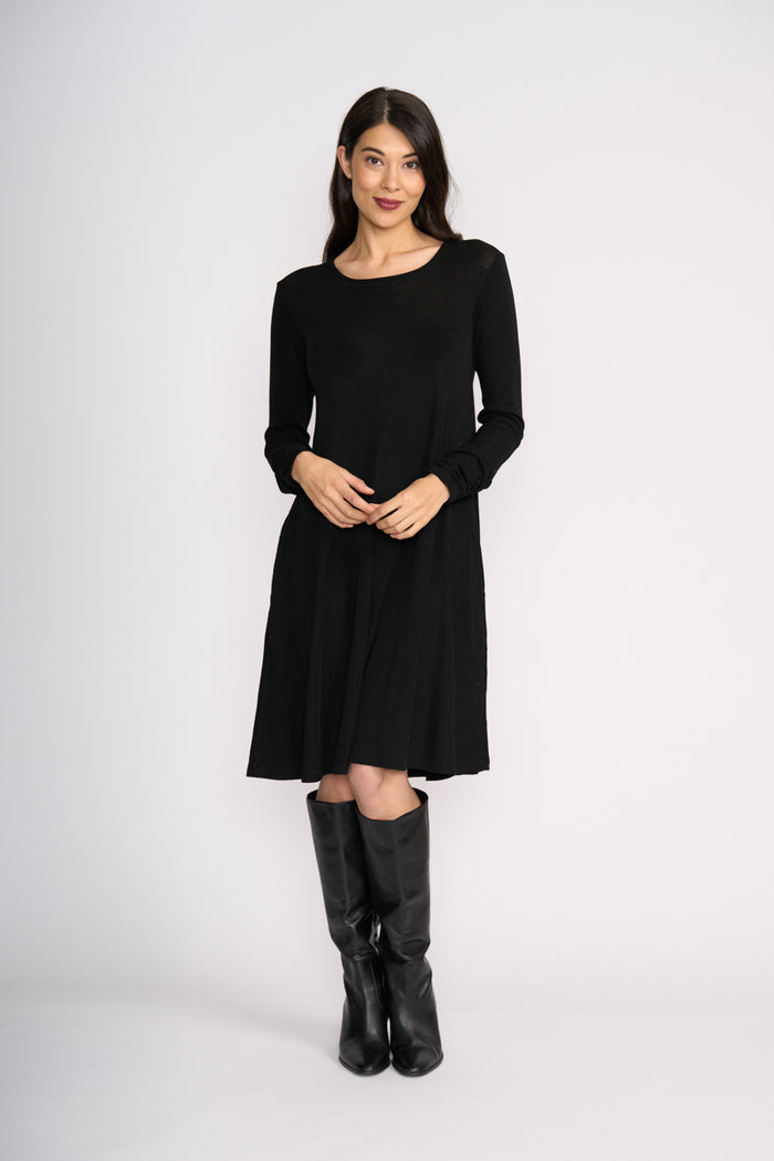 Foil Delightful Dress in Black 8417