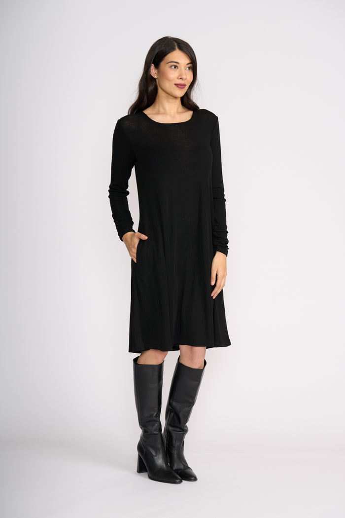 Foil Delightful Dress in Black 8417