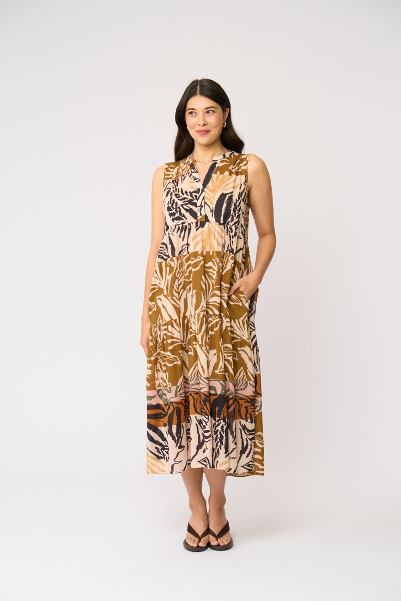 Foil Cruise Moves Dress in Keep Palm FO8767