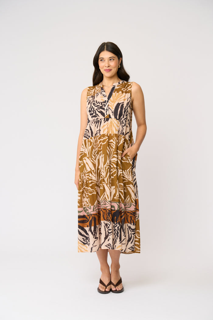 Foil Cruise Moves Dress in Keep Palm FO8767