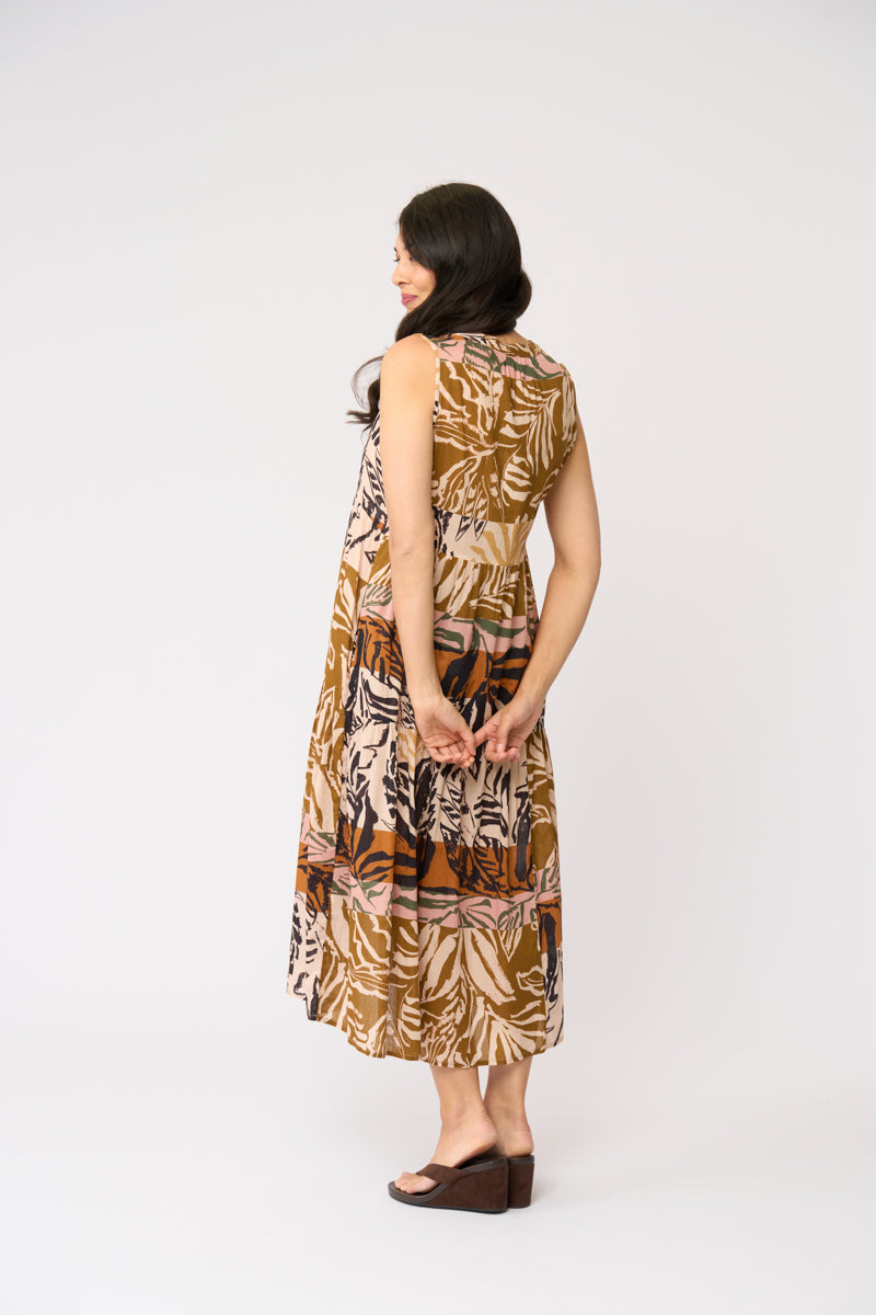 Foil Cruise Moves Dress in Keep Palm FO8767