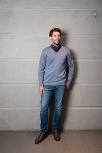 Fields Merino Vee Neck Jumper in Chambray FL880
