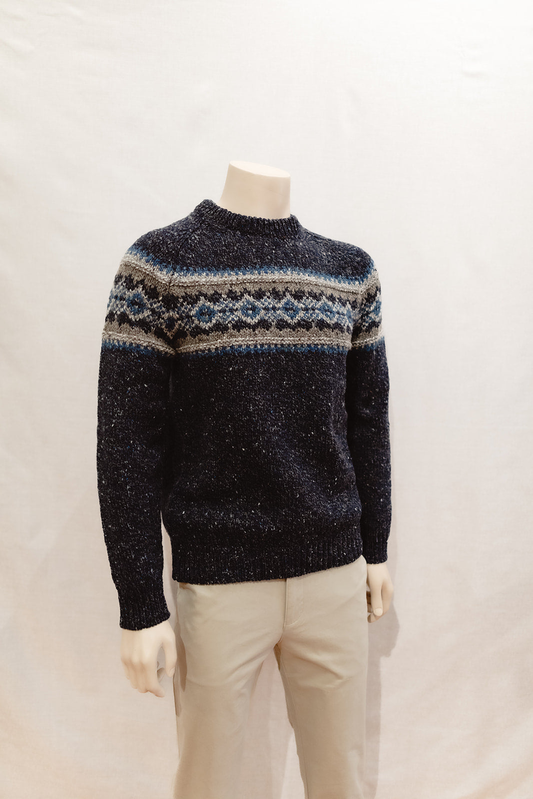 Fisherman out of Ireland Jumper with FairIsle Chest Pattern in Navy / Slate