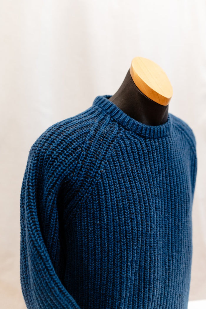 Fisherman's Chunky Ribbed Raglan Crew Neck Jumper in Petrol/Charcoal