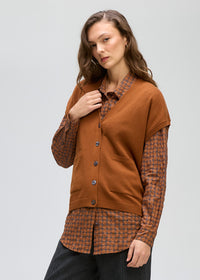 LD + Co Button Vest in Nutmeg 8169