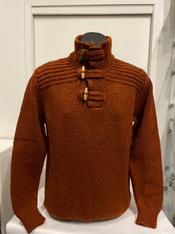Fisherman Men's Toggle Button Jumper in Rust FDZ23M