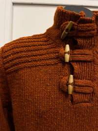 Fisherman Men's Toggle Button Jumper in Rust FDZ23M