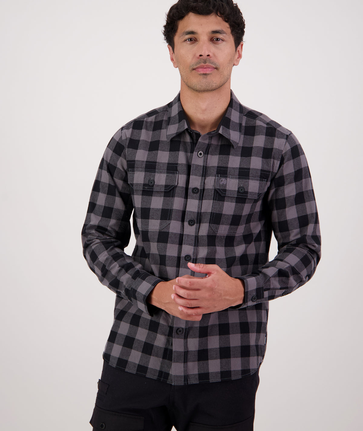Taranaki Tailor LS Shirt in Caviar/Dark Shadow
