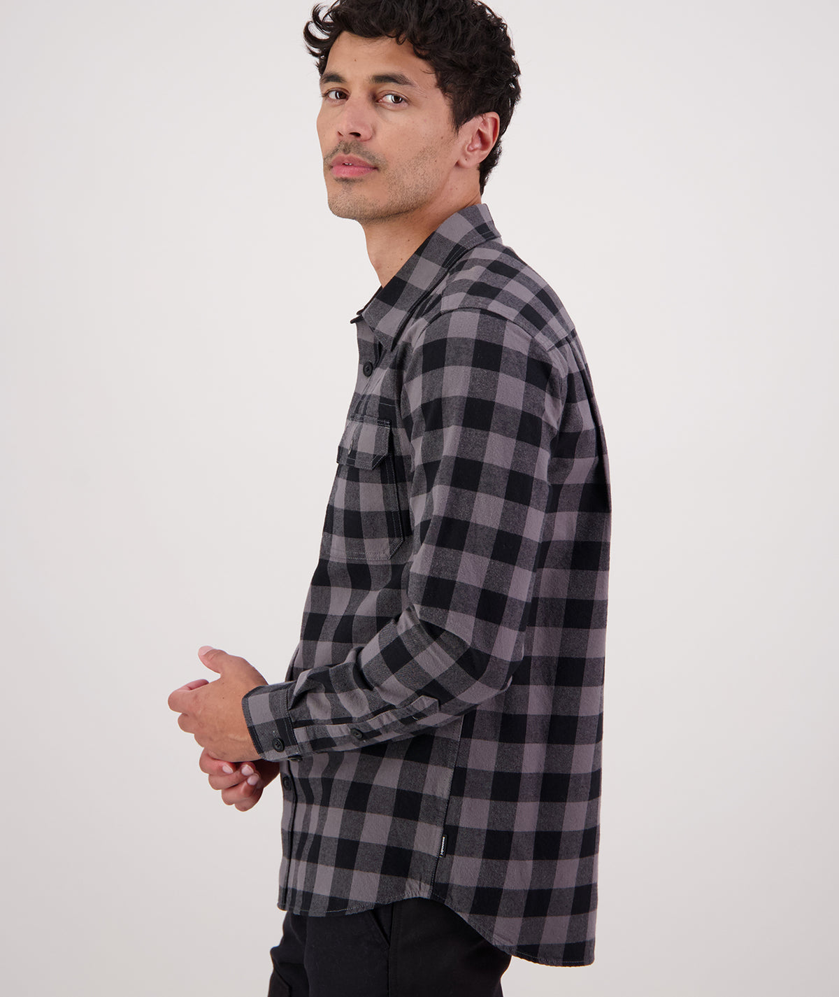 Taranaki Tailor LS Shirt in Caviar/Dark Shadow