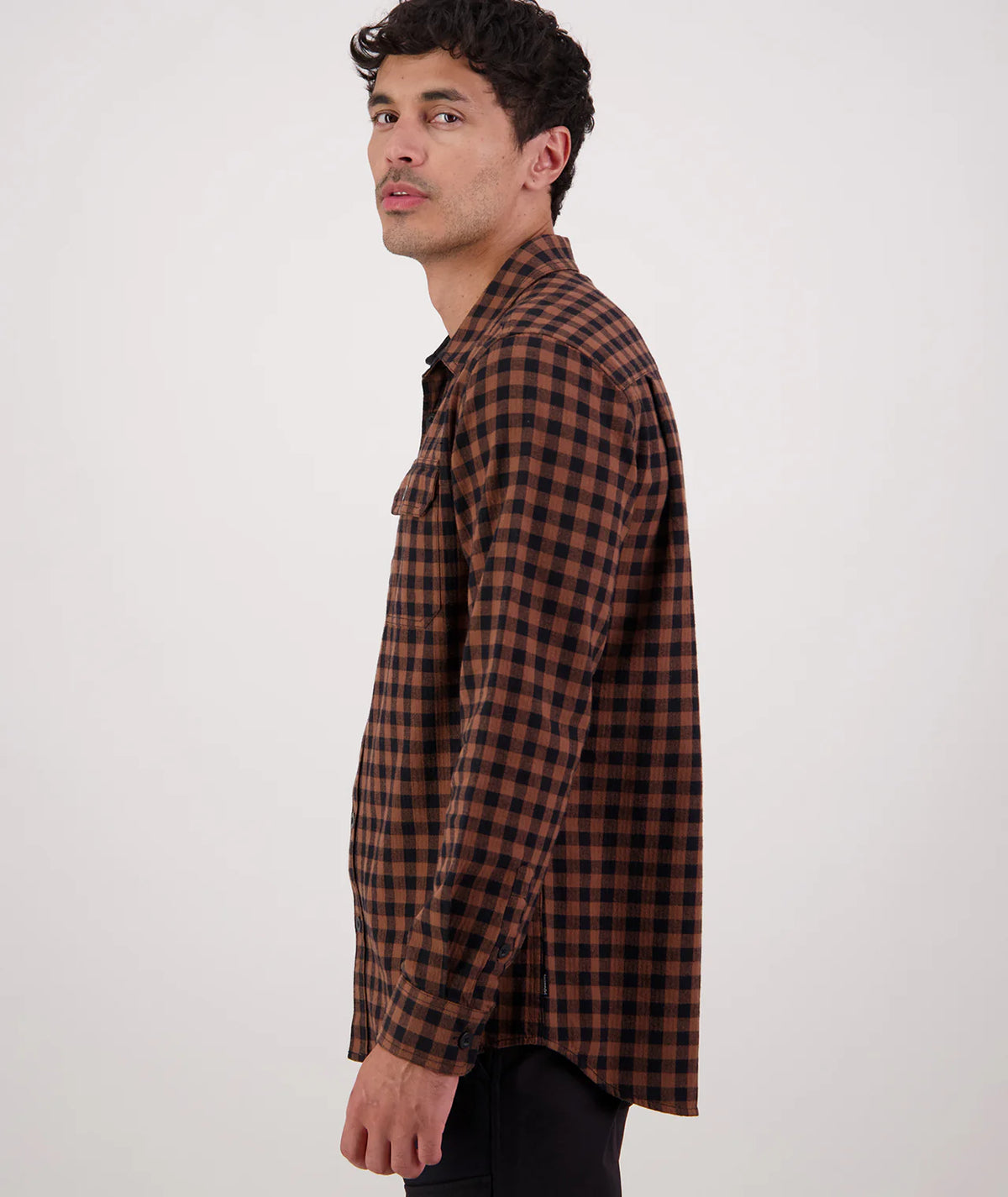 Okato Classic Mns L/S Shirt in Caviar/Tiramasu