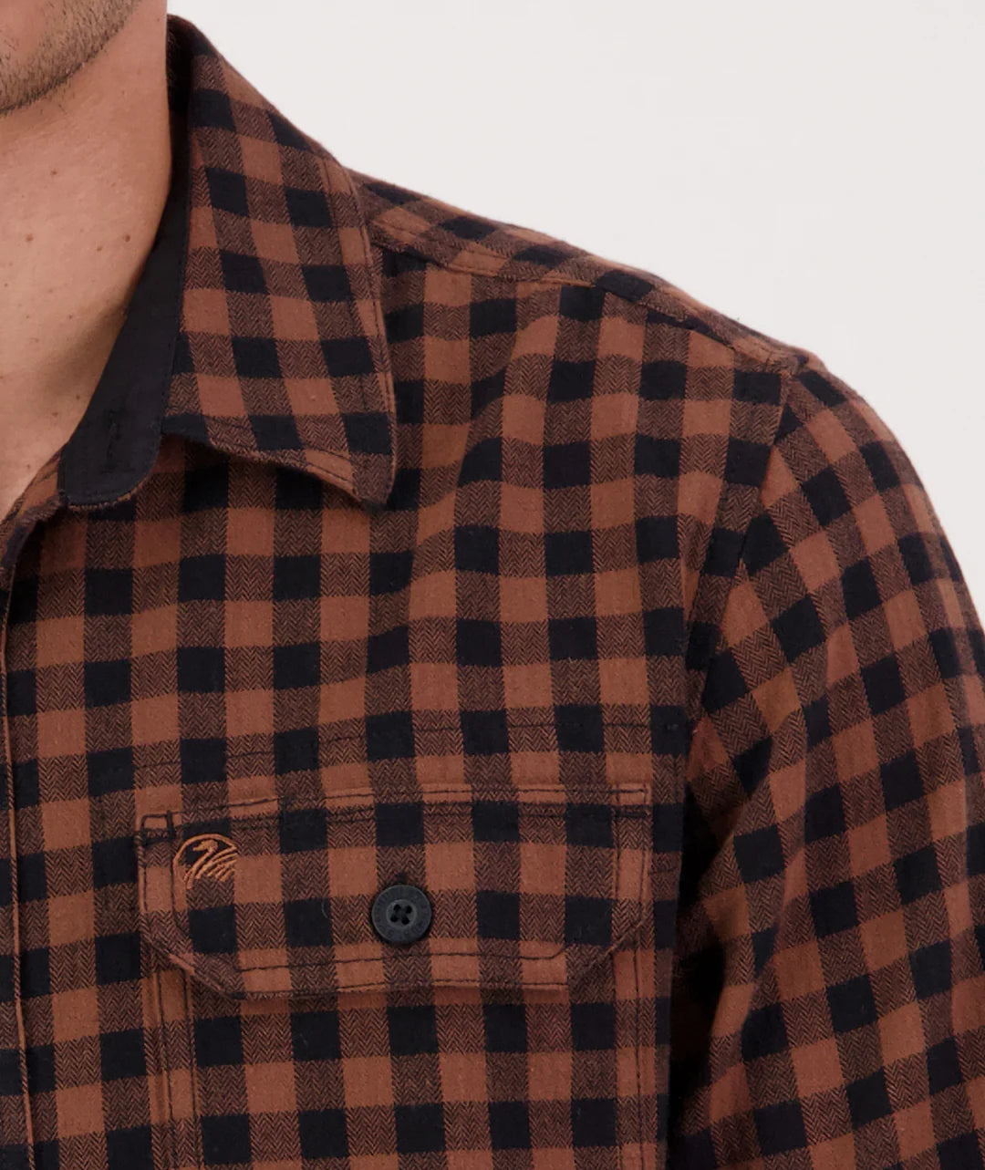 Okato Classic Mns L/S Shirt in Caviar/Tiramasu