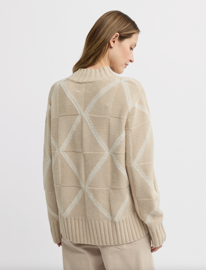Yarra Trail Indiana Knit in Almond /Ecru 7766