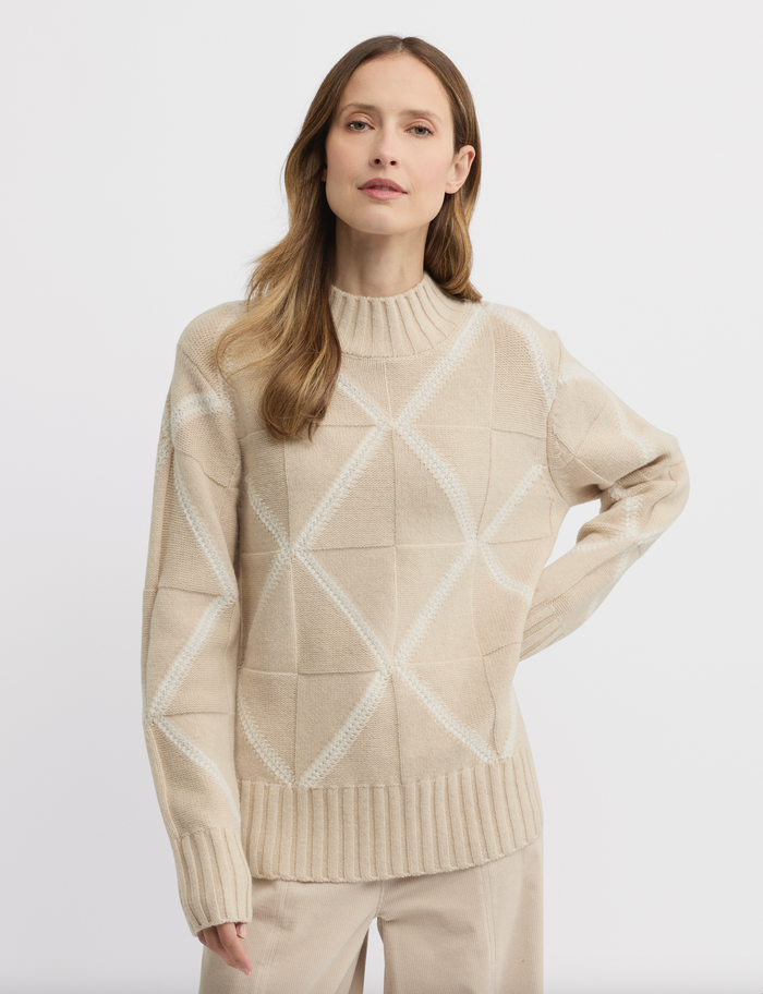 Yarra Trail Indiana Knit in Almond /Ecru 7766