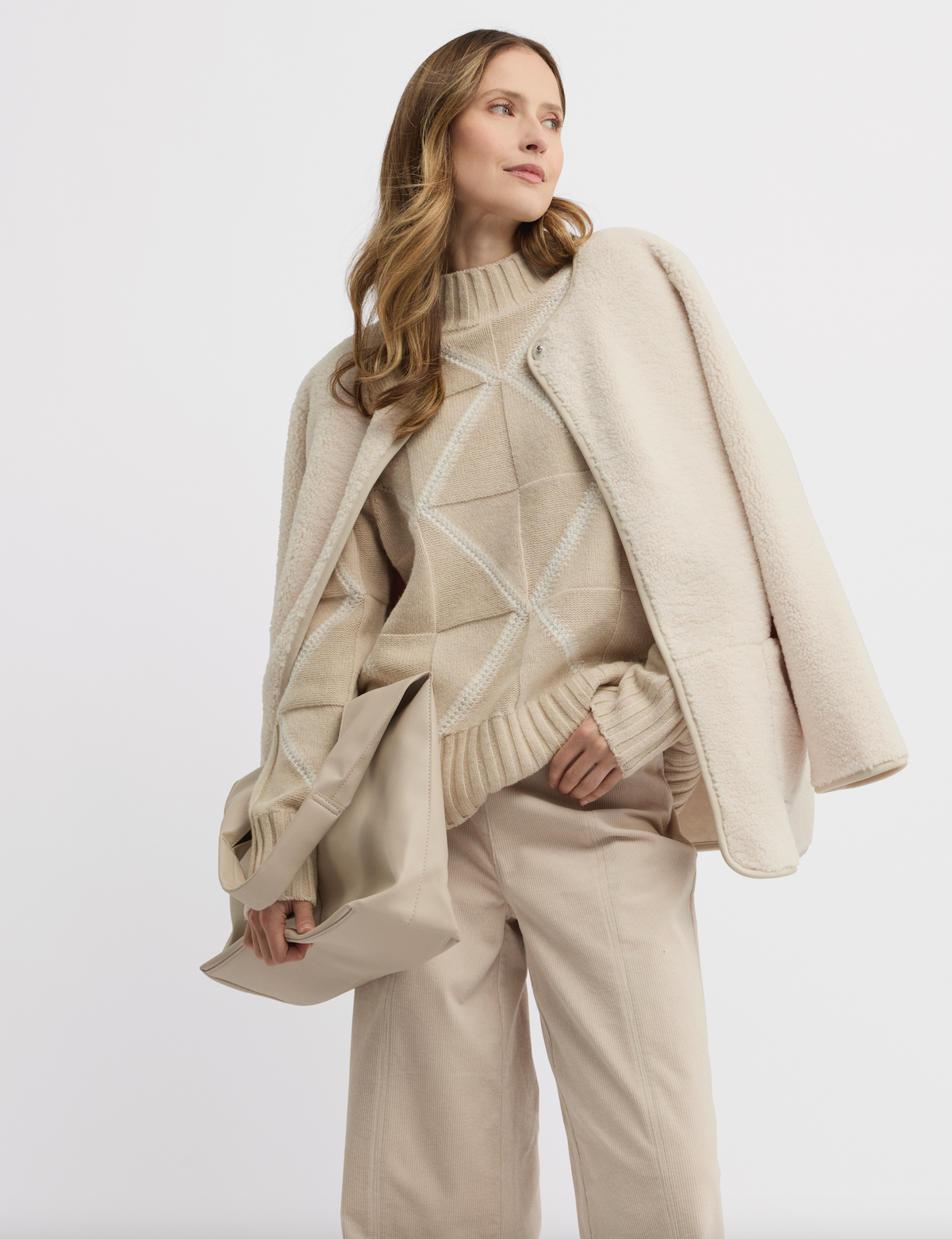 Yarra Trail Indiana Knit in Almond /Ecru 7766