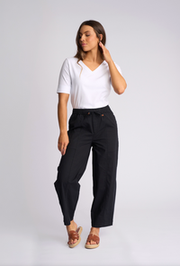 Dione Pant in Black 5066N