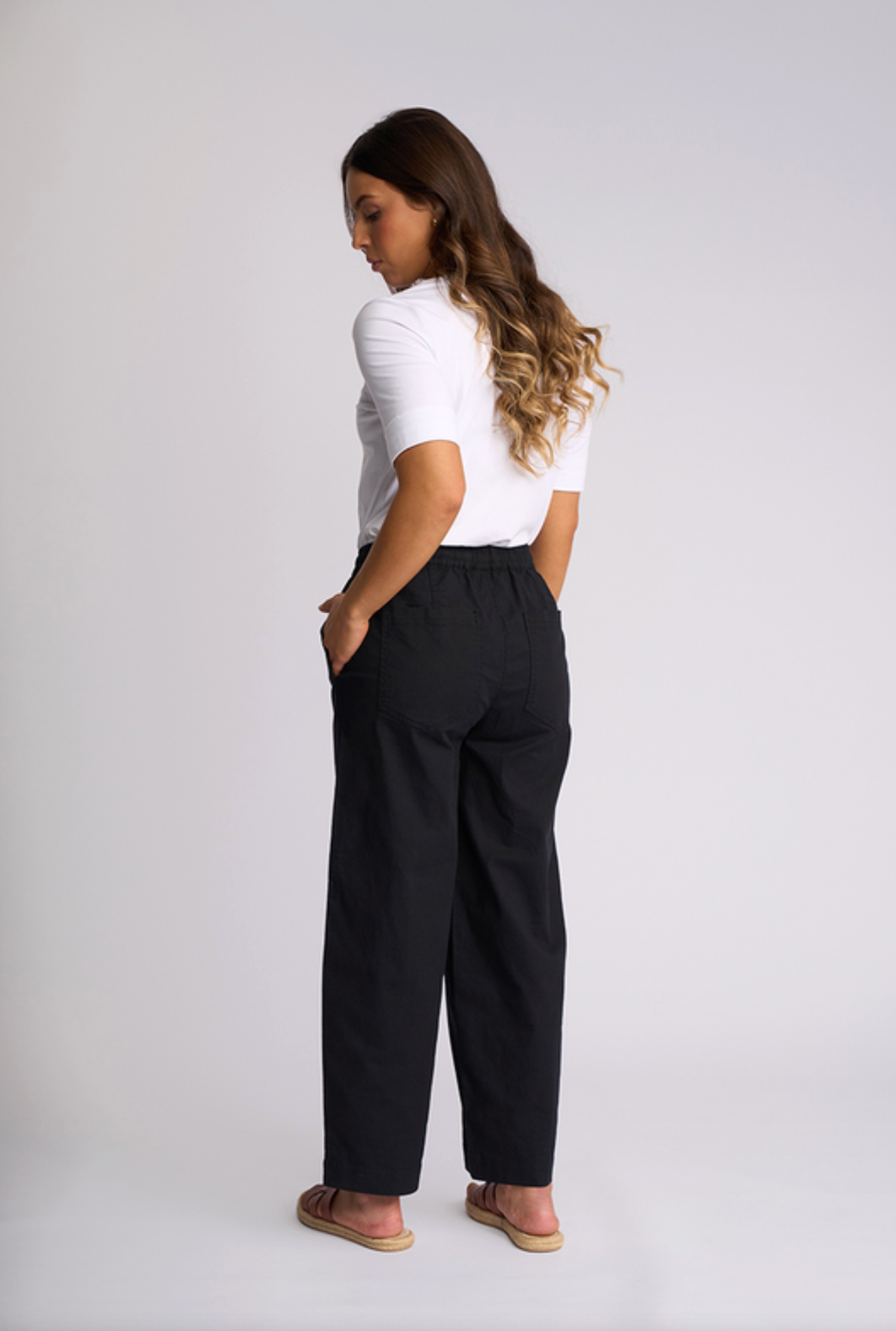 Dione Pant in Black 5066N