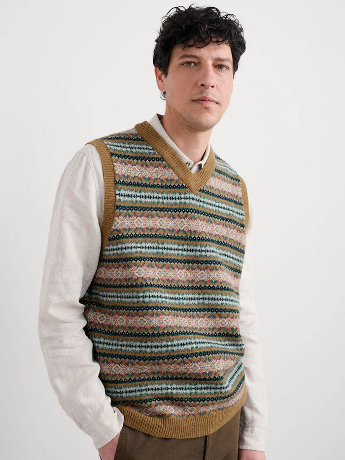 Seasalt Men's Walt Vest in Arthurs Rock Pear
