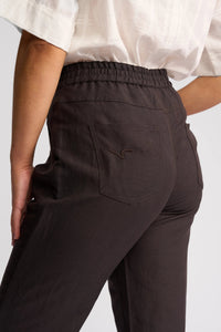 Oxford Pant in Chocolate 5016