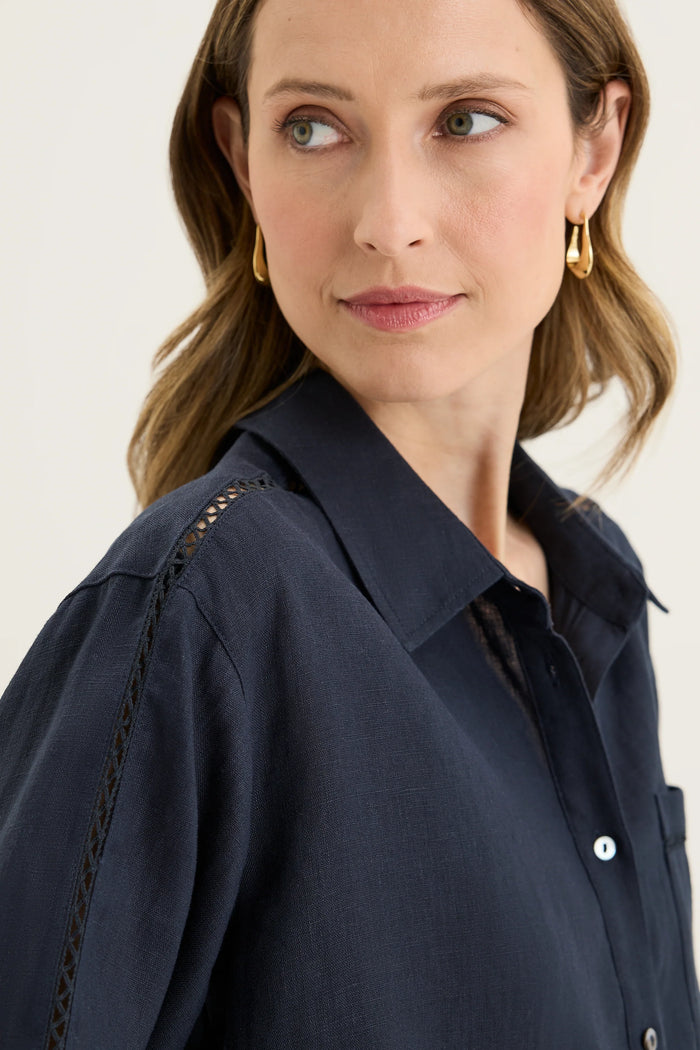 Yarra Trail Tirari Shirt in Navy