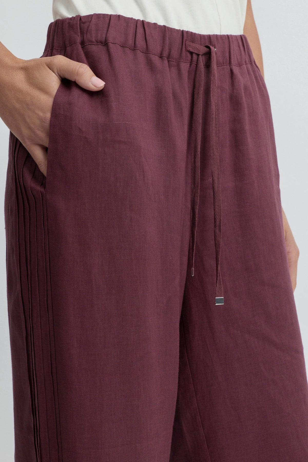 Yarra Trail Tirari Pintuck Pant in Raisin 8064