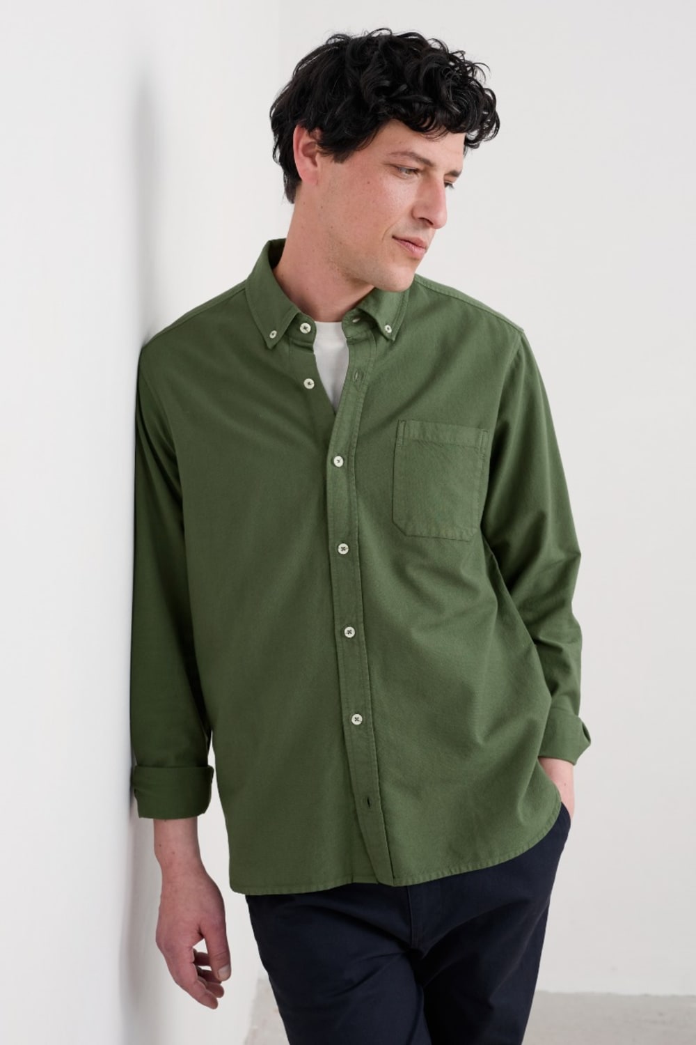Seasalt Men's Jenken Garment Dyed Oxford Shirt in Hosta
