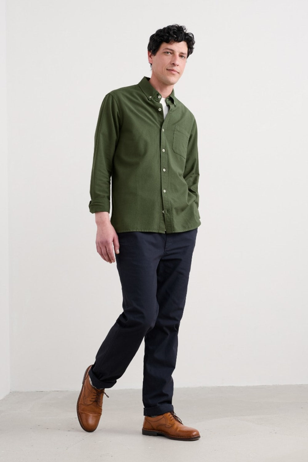 Seasalt Men's Jenken Garment Dyed Oxford Shirt in Hosta