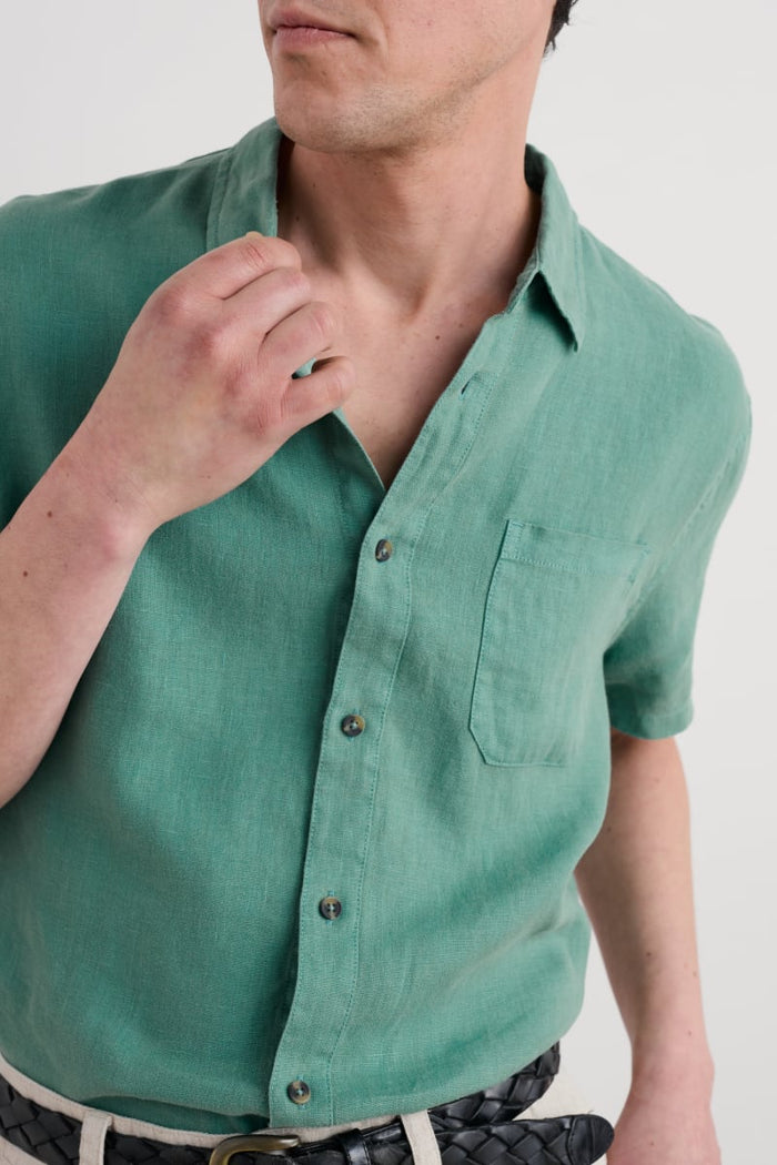 Seasalt Men's Carne Short Sleeve Linen Shirt in Mineral