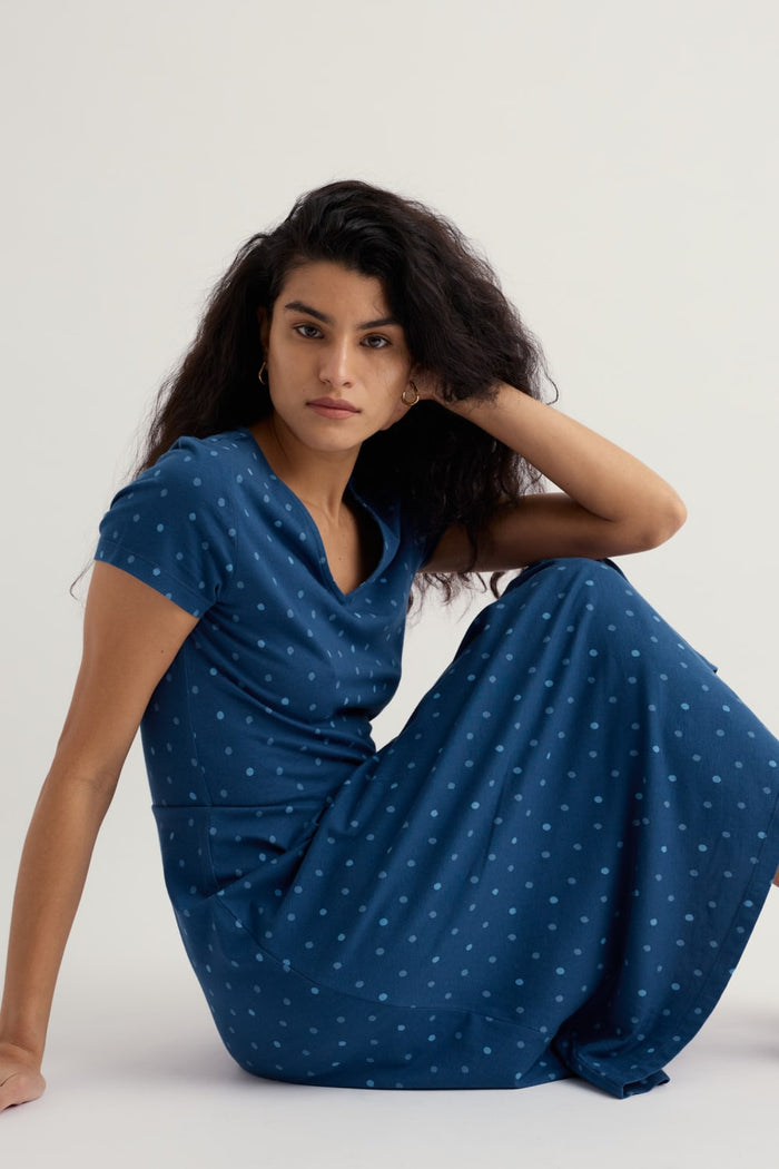 Pier View Dress in Little Sponge Spot Dark Voyage