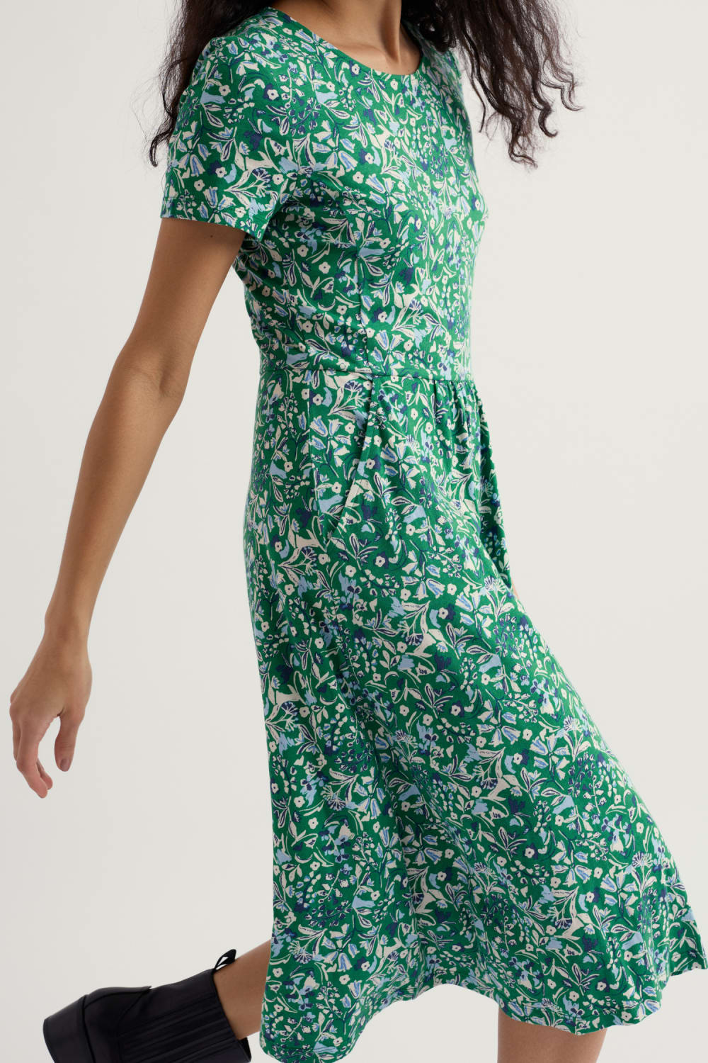 April Short Sleeve Dress in Woodland Floral Dark Stem