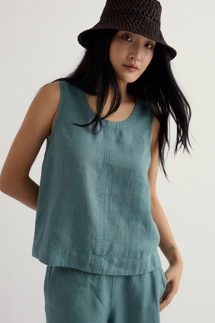 Lighthouse Station Linen Vest in Sardine