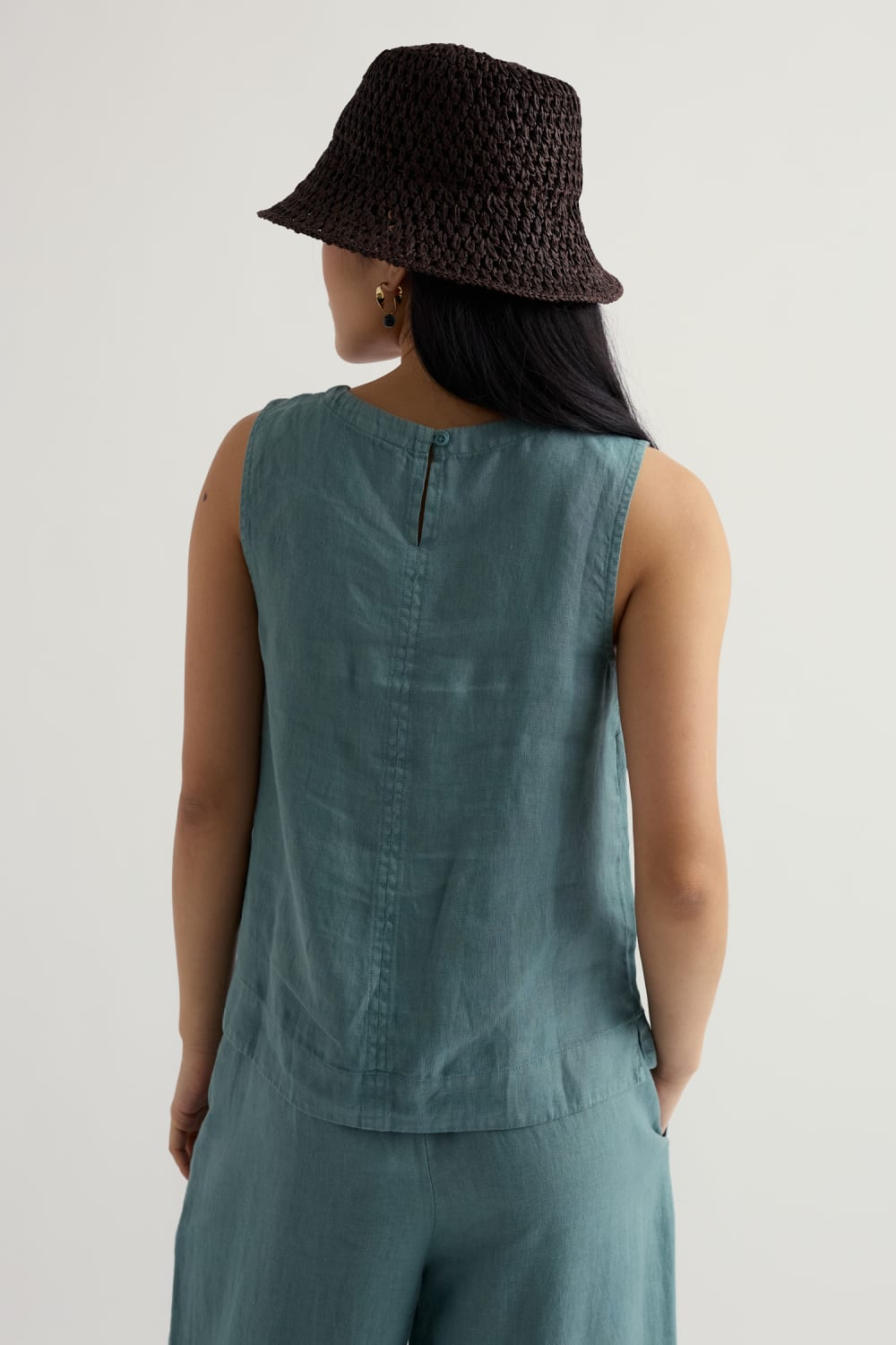 Lighthouse Station Linen Vest in Sardine