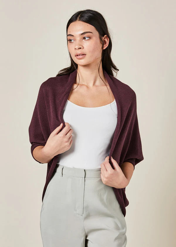 Uimi Shrug Clara in Suede and Bourbon