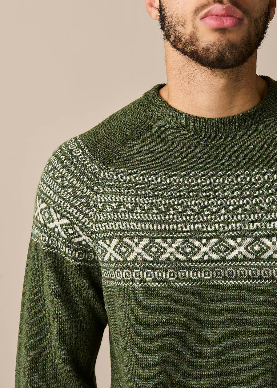 Uimi Men's Finn Two Colour Fair Isle Jumper in Moss