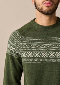Uimi Men's Finn Two Colour Fair Isle Jumper in Moss