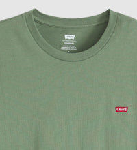 Levi's Original Housemark T-Shirt in Laurel Wreath Jersey 56605-0286