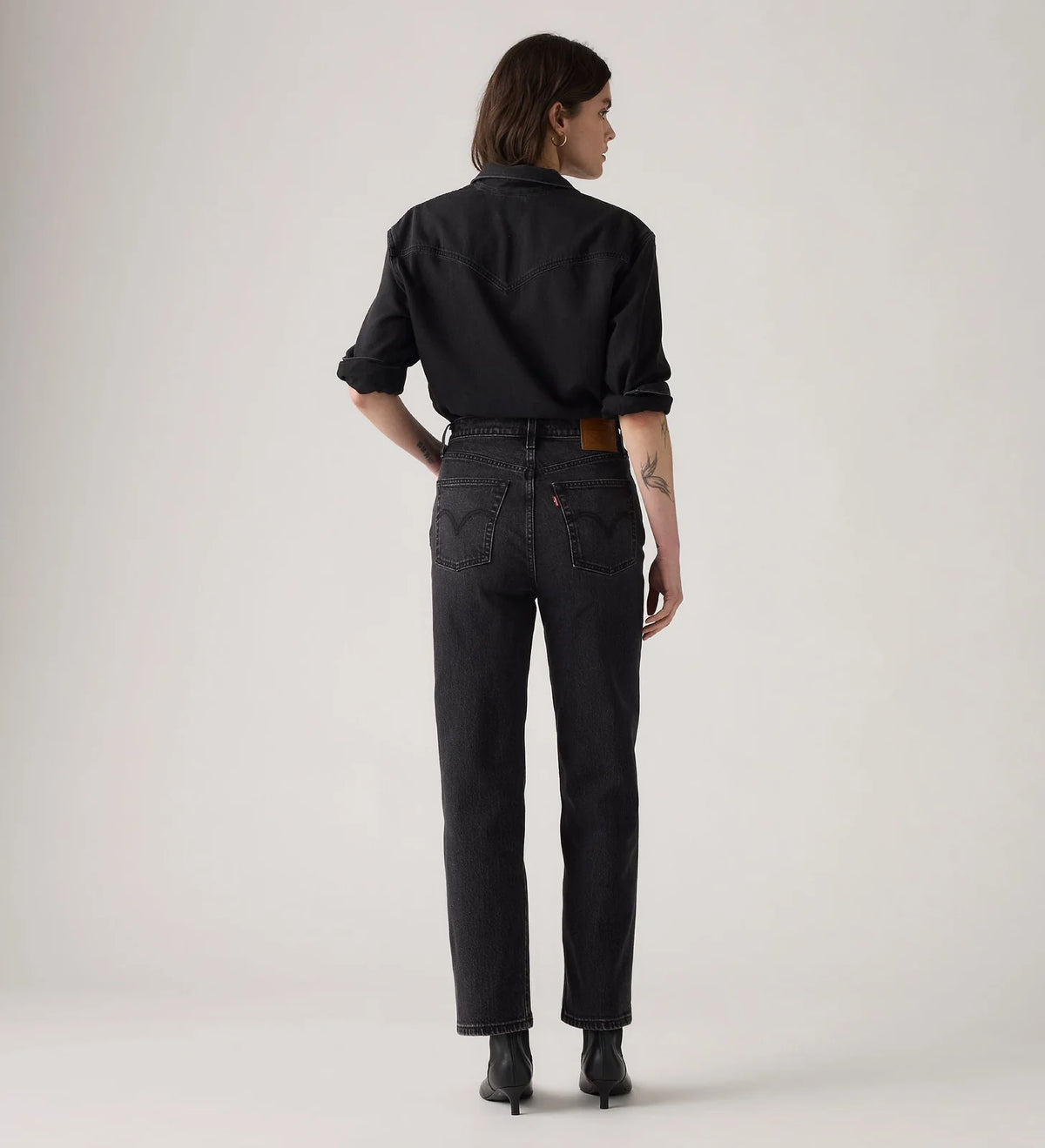 Ribcage Straight  Ankle Jeans in Loom About 0257