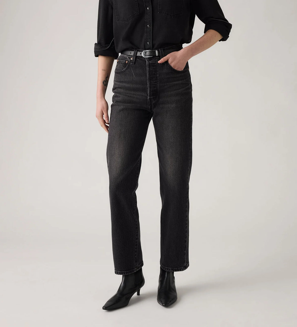 Ribcage Straight  Ankle Jeans in Loom About 0257