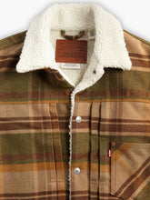 Load image into Gallery viewer, Men&#39;s Levi&#39;s Sherpa Trucker Jacket in Winter Moss
