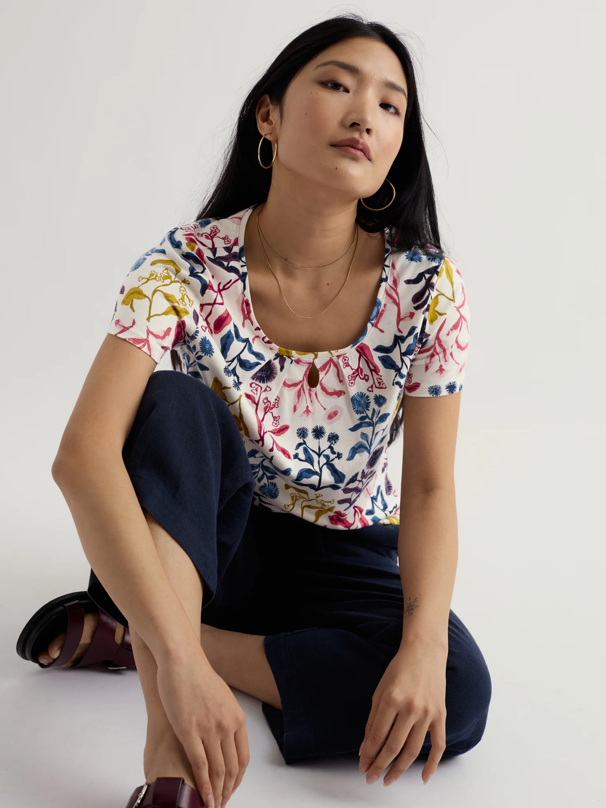 Appletree T-shirt in Inky Botanical Chalk