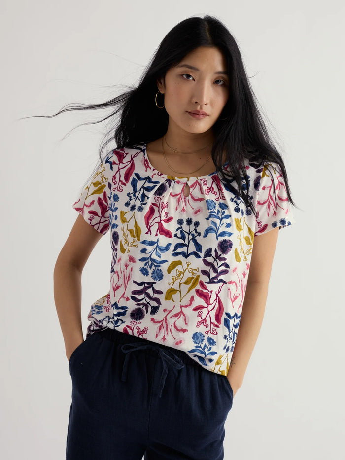 Appletree T-shirt in Inky Botanical Chalk